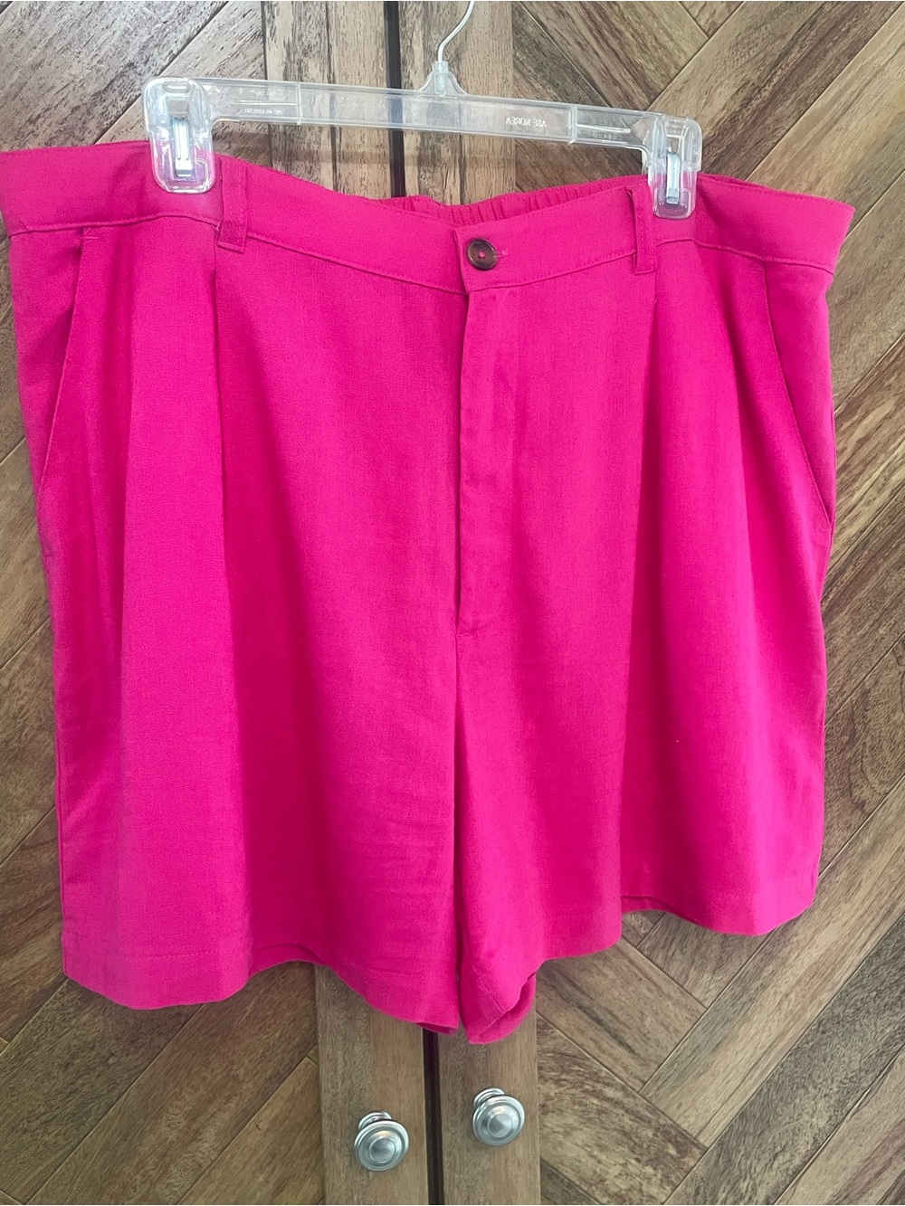 Time and Tru Bright Hot Pink Pleated Linen Shorts